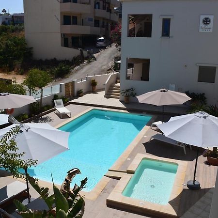 Four Seasons Homes Σταλός Εξωτερικό φωτογραφία