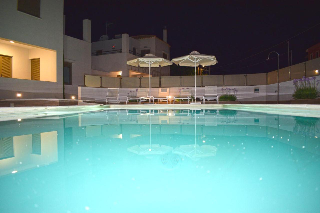Four Seasons Homes Σταλός Εξωτερικό φωτογραφία