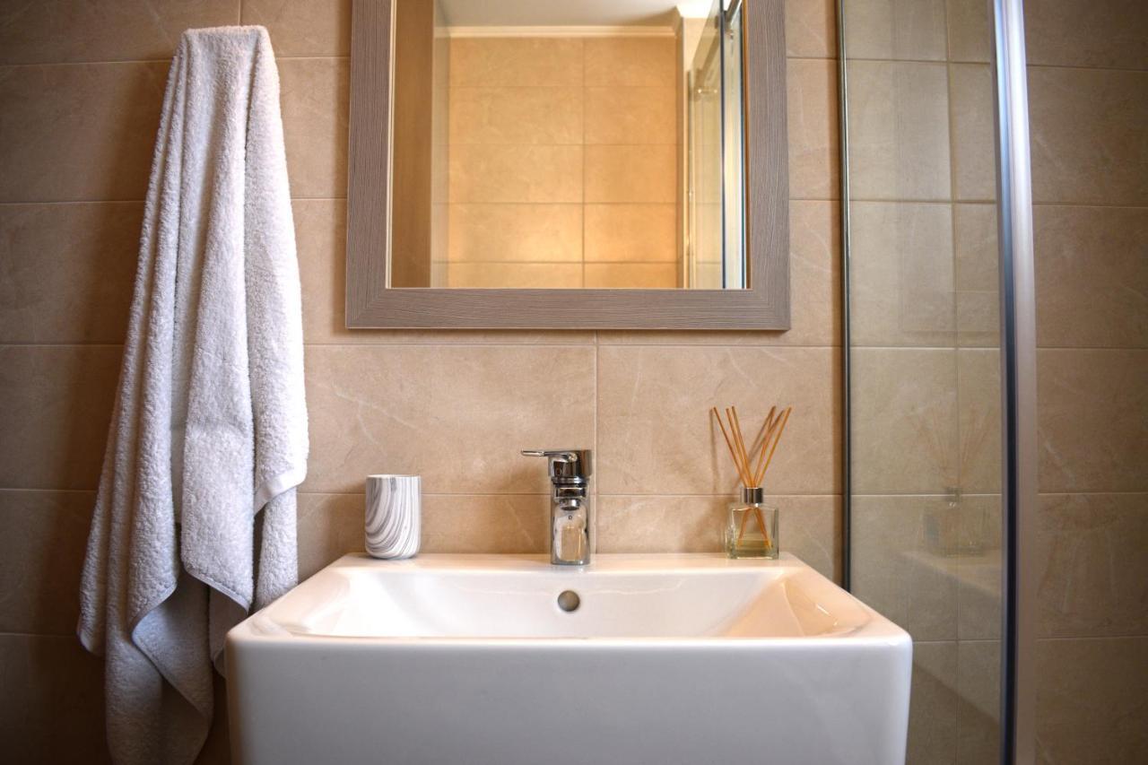Four Seasons Homes Σταλός Εξωτερικό φωτογραφία
